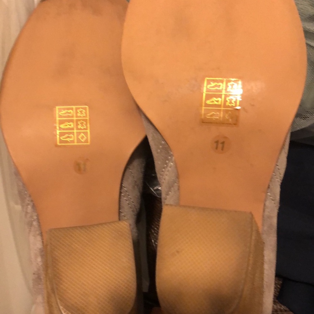 Jeffrey Campbell Rosalee Ankle Siede Bootie 11 - Picture 2 of 5